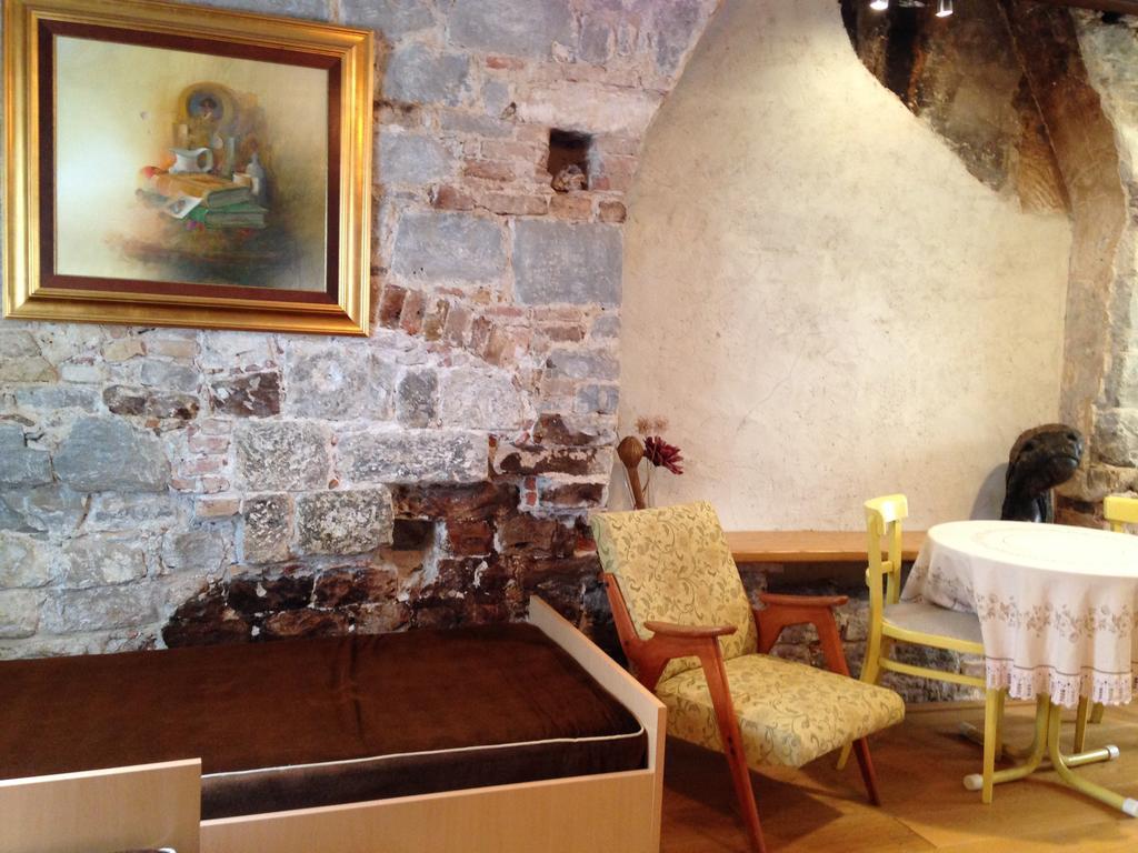 Old Town Apartment *